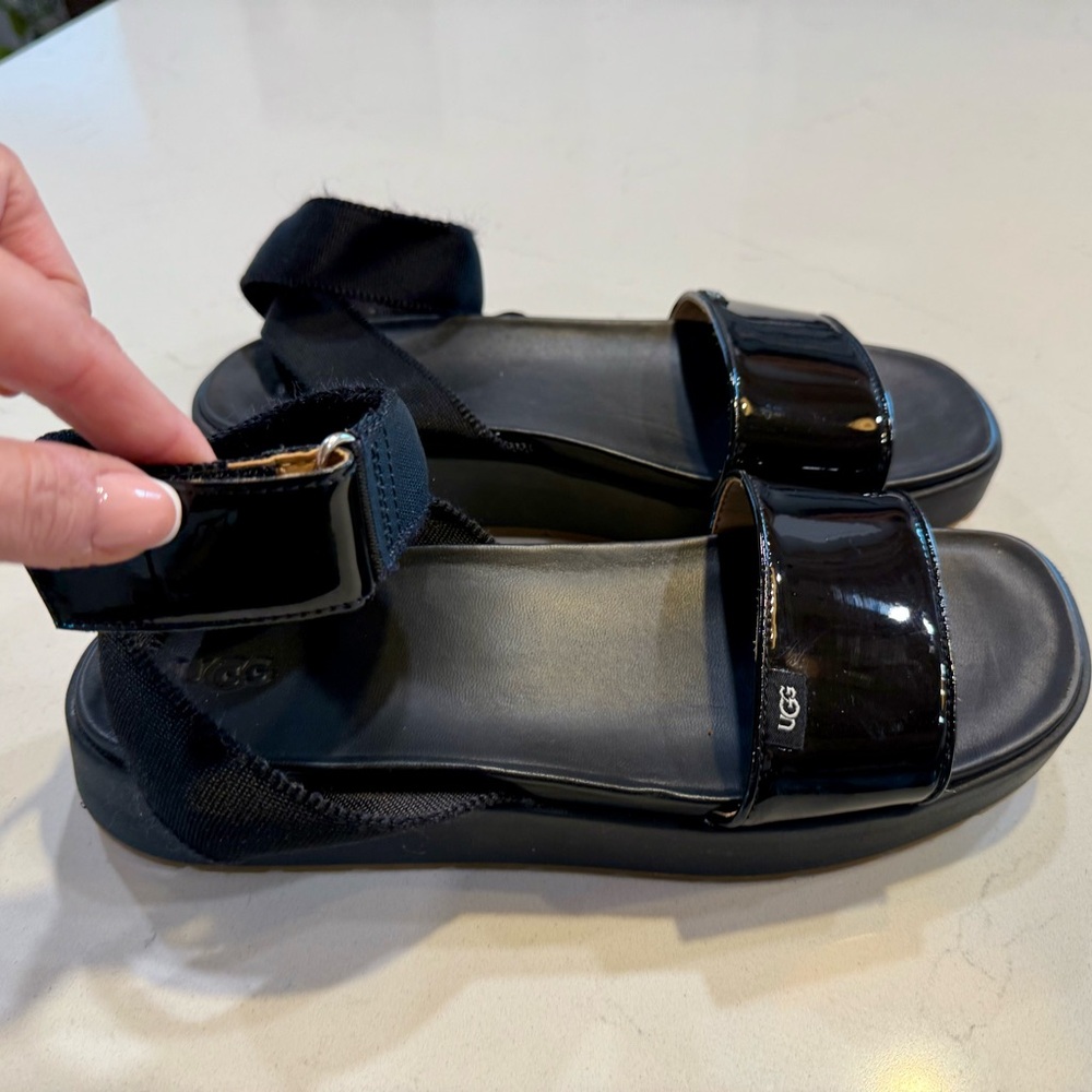 UGG Lennox Black Patent Leather Sandals Size 9